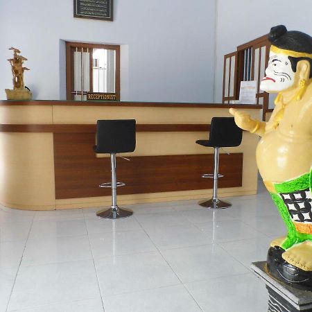 Hotel Ilhami Blitar Dış mekan fotoğraf